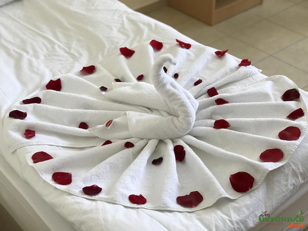 Ustundag Otel Keciborlu Esterno foto